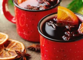 Ζεστό κρασί με κανέλα από την Αργυρώ Μπαρμπαρίγου – Θα σε ερωτευτεί με την πρώτη γουλιά