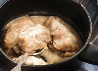 Νηστίσιμοι λαχανοντολμάδες βουτηγμένοι στο λεμόνι – Η Αργυρώ Μπαρμπαρίγου βάζει “φωτιά” στο τραπέζι της σαρακοστής