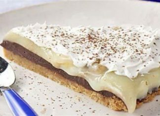 Μπισκοτογλυκό ψυγείου με μπισκότα Digestive, μπανάνα και μερέντα – Σκέτη απόλαυση