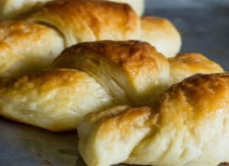 Μοναδικά τυροπιτάκια με ανθότυρο και φέτα!