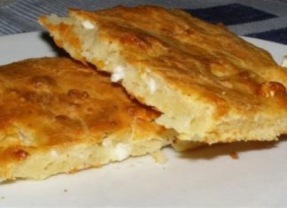 Τεμπελόπιτα: Η πιο γρήγορη τυρόπιτα με γιαούρτι χωρίς φύλλο που θέλει μόνο 9 λεπτά και έχει λίγες θερμίδες