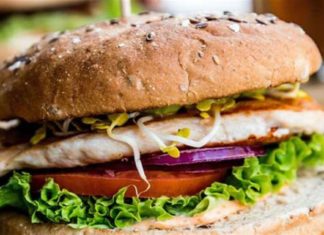 Φτιάξε εύκολα και γρήγορα σπιτικά μπέργκερ με κοτόπουλο!