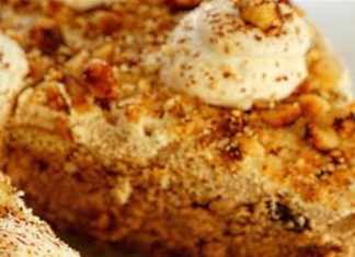 Τούρτα κόλαση από την Βέφα Αλεξιάδου – Πορτοκάλι με καραμελώμενα αμύγδαλα