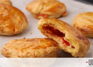 Φτιάξε πιτάκια γεμιστά με ντομάτα και μοτσαρέλα