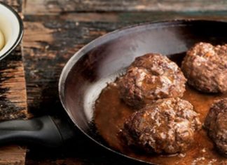 Γεμιστά μπιφτέκια στο τηγάνι από την Αργυρώ Μπαρμπαρίγου – Κόλαση το τυρί που θα ρέει