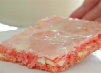 Γλυκό ψυγείου “brownies” με φράουλα – Έτοιμο σε λίγα λεπτά