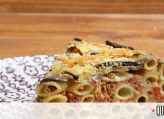 Άκης Πετρετζίκης: Μακαρονόπιτα με μελιτζάνες