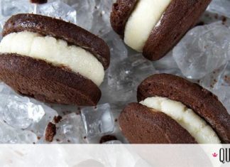 Άκης Πετρετζίκης: Σάντουιτς με παγωτό βανίλια