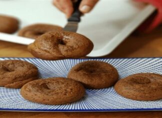 Εξωπραγματική συνταγή: Μαλακά μουστοκούλουρα με κανέλα