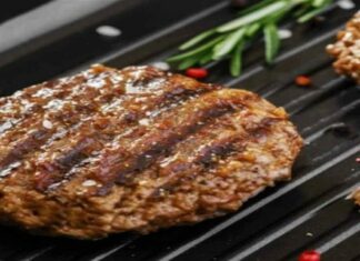 Έβαλε στα μπιφτέκια μαγειρική σόδα – Αν δείτε πως βγήκαν θα τρελαθείτε