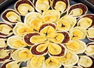 Κόβει σε 33 κύκλους ένα φύλλο κρούστας και το γεμίζει με κιμά… Το αποτέλεσμα; Θα το λατρέψετε!