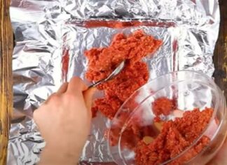 Πέταξε 10 φέτες μπέικον στο αλουμινόχαρτο και τύλιξε τον κιμά – Ο λόγος θα σας αφήσει άφωνους (Video)