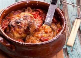 Πεντανόστιμες χυλοπίτες με κοτόπουλο στο φούρνο από την Αργυρώ