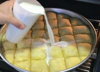 Τυρόπιτα με γάλα: Τραγανή και πεντανόστιμη τυρόπιτα ταψιού, έτοιμη σε 30 λεπτά