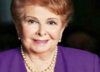 Δεν θα αφήσετε ούτε κομμάτι από την πίτα της Βέφας Αλεξιάδου – Έχει κανέλα και μοναδικό φρούτο