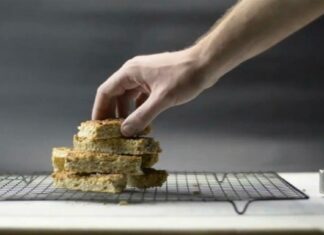 Λαχταριστές μπάρες με ζαχαρούχο γάλα και τρία ακόμη υλικά!