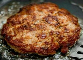 «Ομορφαίνει, δεν παχαίνει»: Το έξυπνο κολπάκι για να φτιάξετε ζουμερά μπιφτέκια χωρίς ψωμί