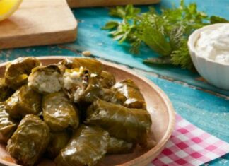 Ντολμαδάκια γιαλαντζί με λεμόνι από την Αργυρώ Μπαρμπαρίγου – Τα μυστικά για να γίνουν “λουκούμι”
