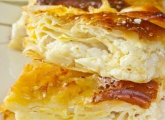 Για να έχετε να τσιμπάτε μέχρι να γίνει η μαγειρίτσα: Φτιάξτε τυρόπιτα με λίγα υλικά