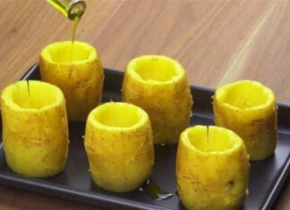 Κόβει το πάνω μέρος από 6 πατάτες και τις βάζει στο ταψί – Μόλις προσθέσει το λάδι και άλλα 3 υλικά ακόμη γίνεται… έκρηξη γεύσεων