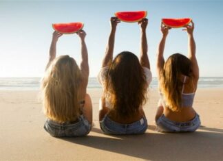 5 μαγικές τροφές για λαμπερό δέρμα το καλοκαίρι