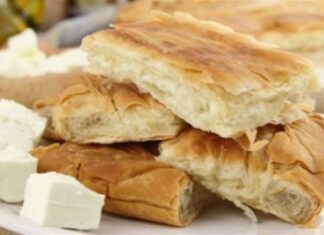 Χωριάτικη τυρόπιτα με σόδα, μυζήθρα και φέτα!