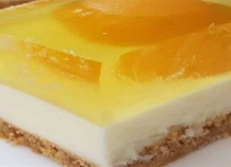 Δροσιστικό γλυκό ψυγείου με κομπόστα ροδάκινο και ζελέ για την Πρωτομαγιά