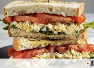 Άκης Πετρετζίκης: Σάντουιτς με αβγά