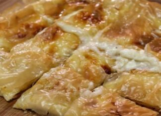 Δεν θα μείνει ψίχουλο στο ταψί: Τυρόπιτα σαν μπουγάτσα από τις Σέρρες με σιμιγδάλι και φέτα