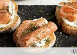 Άκης Πετρετζίκης: Crostini με τυρί κρέμα και σολομό