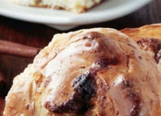 Αργυρώ Μπαρμπαρίγου: Φτιάξτε φανταστικά ψωμάκια κανέλας! Θα “λιώνουν” στο στόμα