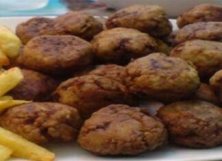 Μπιφτεκάκια της γιαγιάς που μοσχομυρίζουν σε όλη τη γειτονιά!