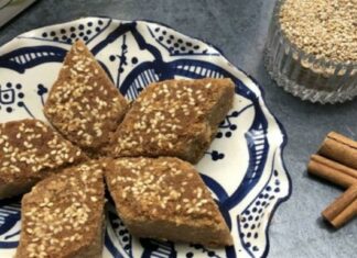 Λαδόπιτα Λευκάδος με κανέλα της Αργυρώς Μπαρμπαρίγου