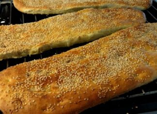 Το μυστικό για να φτιάξετε την πιο αφράτη και τραγανή λαγάνα