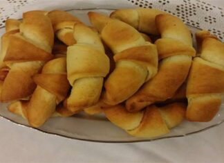 Εύκολα νηστισίμα κρουασανάκια