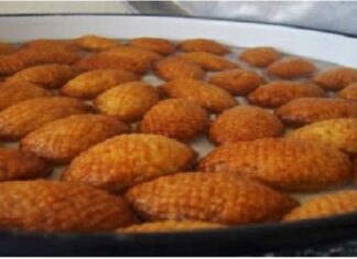 Φοινίκια νηστίσιμα με απλά υλικά που υπάρχουν σε κάθε σπίτι