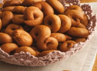 Αφράτα μουστοκούλουρα τη γιαγιάς με λίγα υλικά!