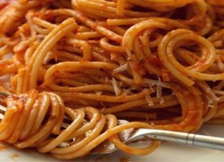 Μοναστηριακή μακαρονάδα που θα σας κάνει να γλύφεται τα δάχτυλα σας