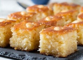 Μπακάλ ρεβανί: Το ξεχασμένο γλυκό από τις Σέρρες με σιμιγδάλι και βούτυρο