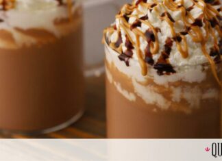 Ζεστή σοκολάτα με φυστικοβούτυρο