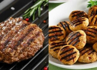 Μπιφτέκια στην σχάρα με ντομάτα και σάλτσα «έκπληξη» που θα απογειώσει το αποτέλεσμα