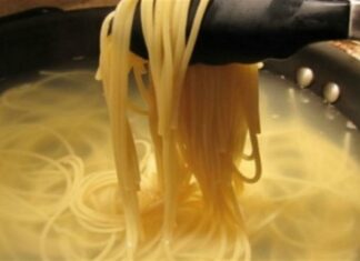 Έχουν τα μακαρόνια όταν τα βγάζετε την λεγόμενη “γλίτσα”; Με αυτό το κόλπο θα το αποφύγετε