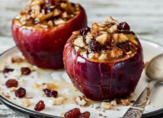 Ψητά μήλα στο φούρνο από την Αργυρώ Μπαρμπαρίγου – Η κανέλα τα… αποτελειώνει