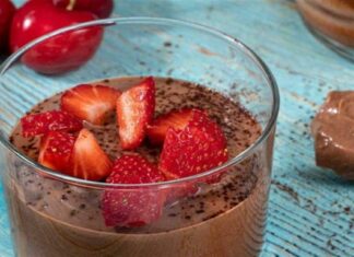 Ακόμη και αν κάνεις διατροφή φάτο χωρίς τύψεις: Γλυκό ψυγείου με σοκολάτα, χωρίς ζάχαρη και αυγά