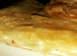 Βλάχικη διπλωτή τυρόπιτα με 5 υλικά