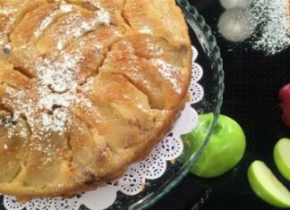 Ανάποδη μηλόπιτα με κανέλα από την Αργυρώ Μπαρμπαρίγου