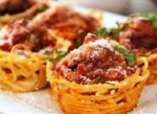 Γέμισε με μακαρόνια το ταψάκι για muffin και… Το αποτέλεσμα; Δεν θα ξαναφάτε μακαρόνια όπως παλιά! (video)