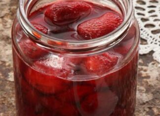 Γλυκό του κουταλιού φράουλα από την Βέφα Αλεξιάδου – Το μυστικό είναι στο λεμόνι