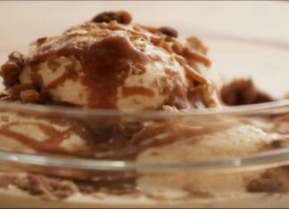 Συνταγή για σπιτικό παγωτό σοκολάτα, καραμέλα και βανίλια και 4 γλυκάκια στην στιγμή (Video)