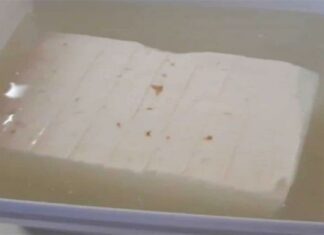 Φτιάξε μόνοι σας άλμη για να διατηρήσετε τη φέτα – Σε 3 λεπτά με δύο απλά υλικά (Video)